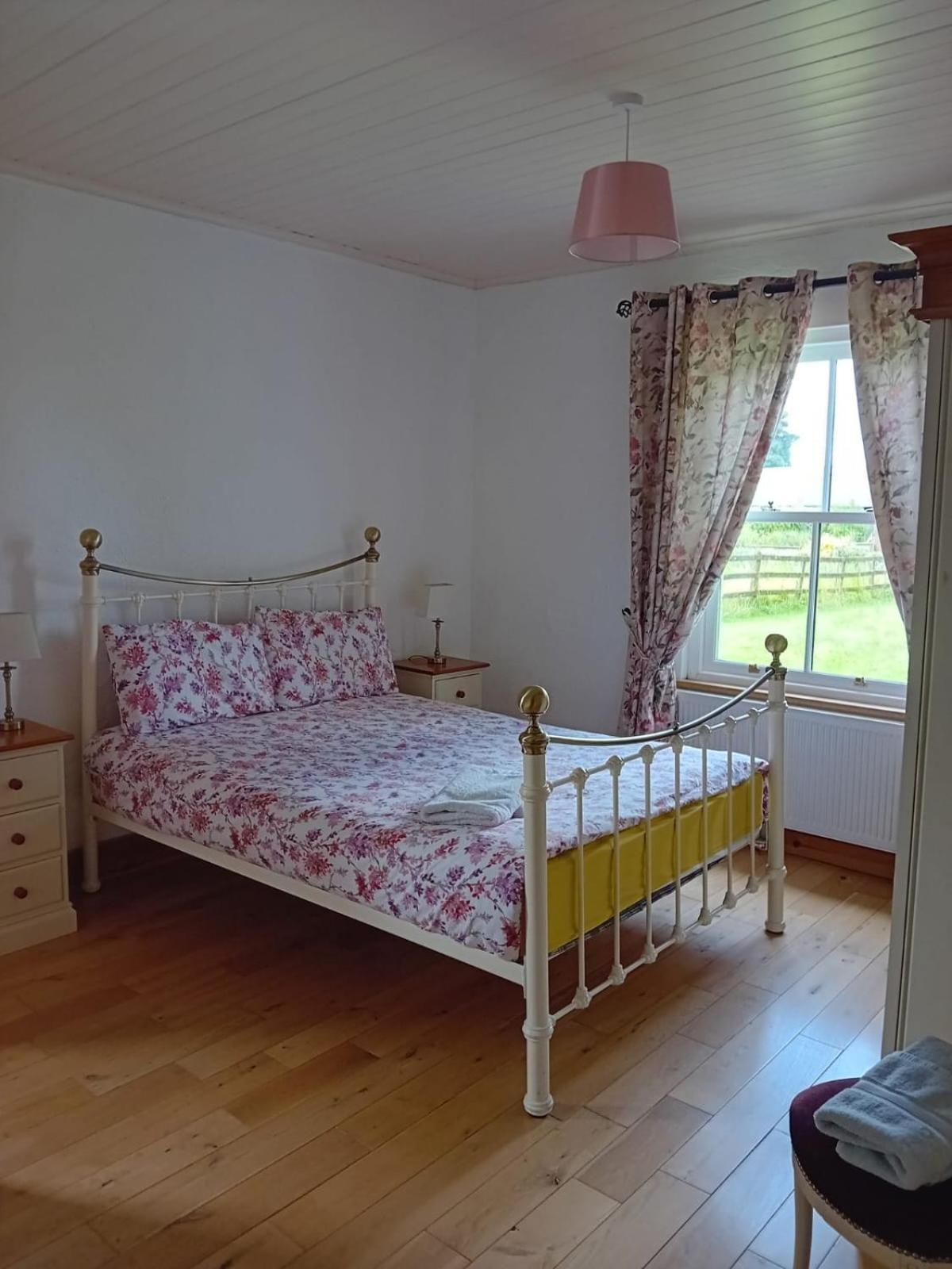 Katy Kellys Countryside Self Catering Cottage 로스코먼 외부 사진