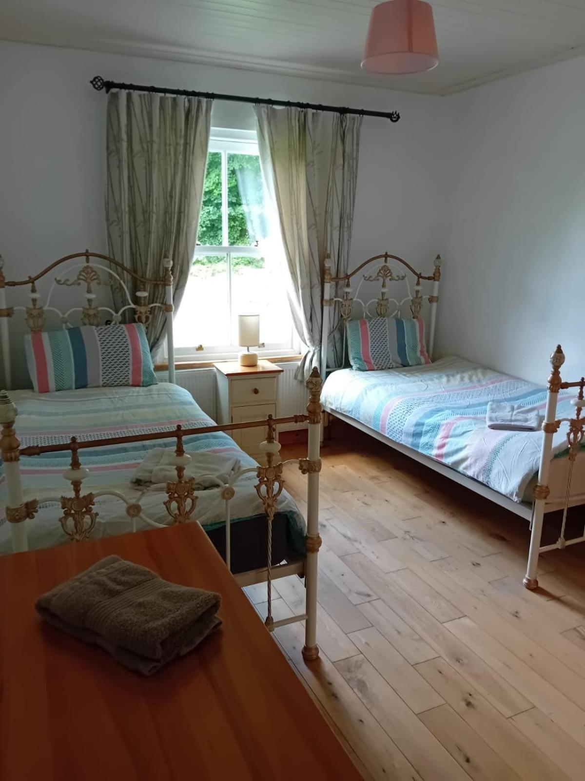 Katy Kellys Countryside Self Catering Cottage 로스코먼 외부 사진