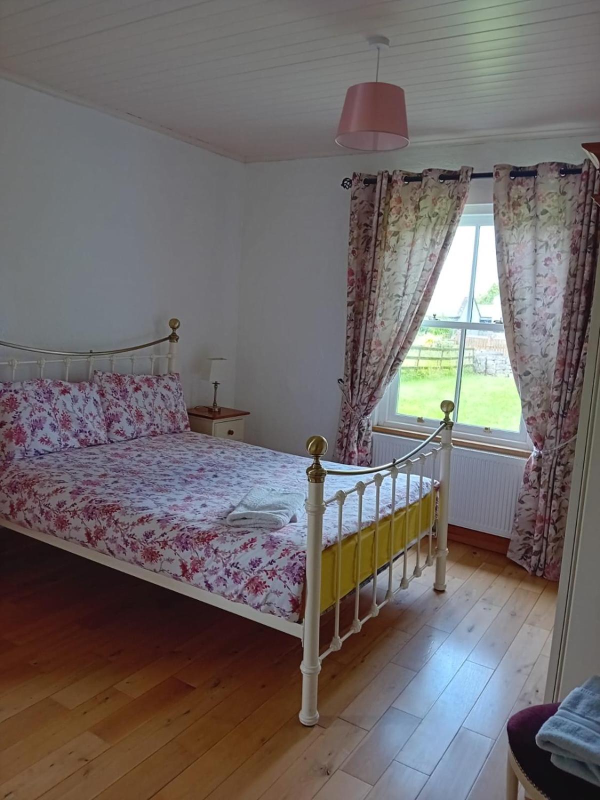 Katy Kellys Countryside Self Catering Cottage 로스코먼 외부 사진