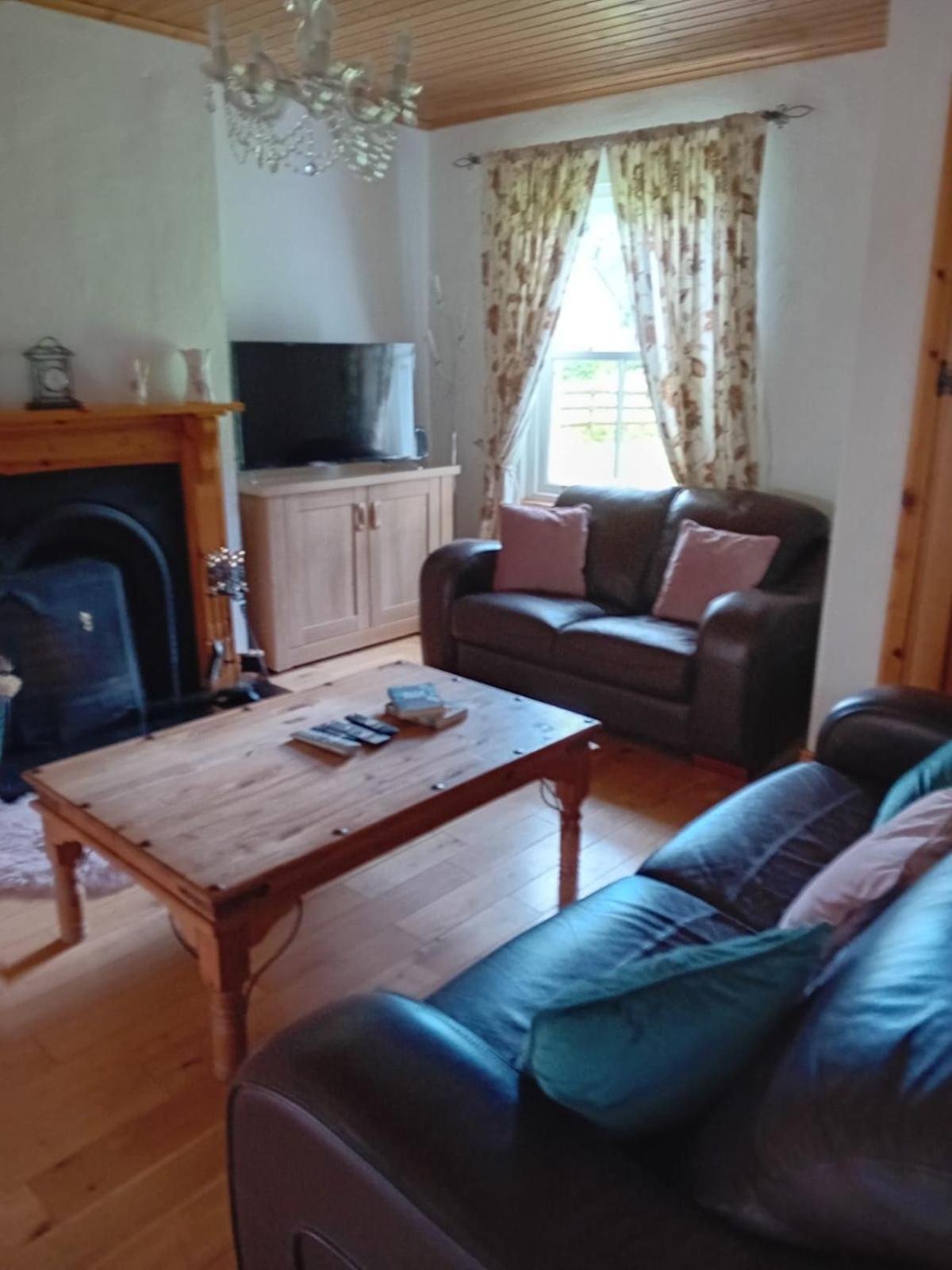 Katy Kellys Countryside Self Catering Cottage 로스코먼 외부 사진