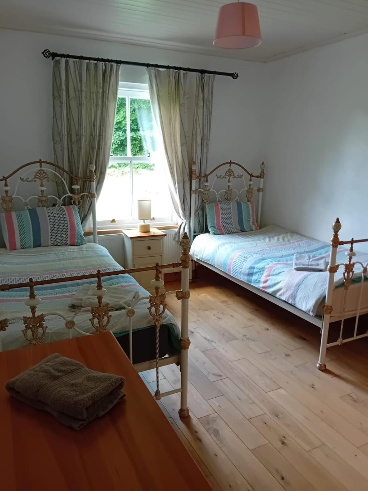 Katy Kellys Countryside Self Catering Cottage 로스코먼 외부 사진